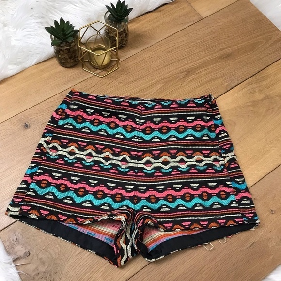 H&M Coachella Aztec Shorts #968 - Picture 1 of 6